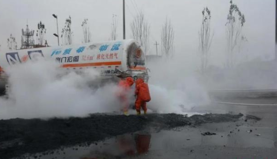 油罐车发生天然气泄漏，救援专用便携式可燃气体检测仪